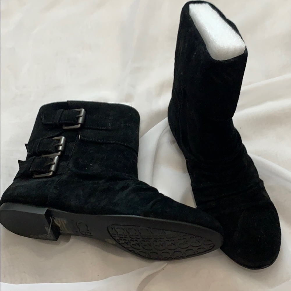 Shoes - Picture 5 of 5